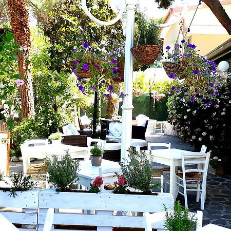 Hotel Helvetia Milano Marittima Exterior photo