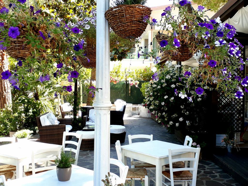 Hotel Helvetia Milano Marittima Exterior photo